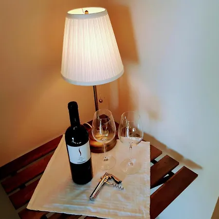 La Reine - With Dinner Option *